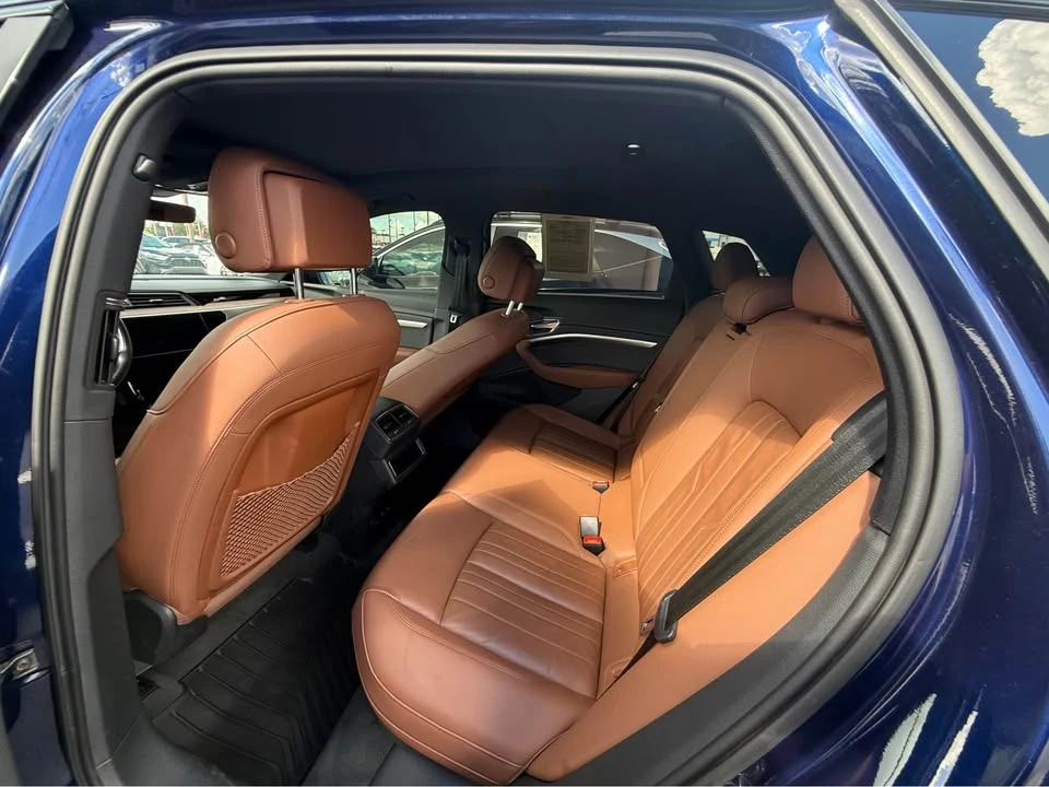 2022 Audi e-tron - Image 12 of 14