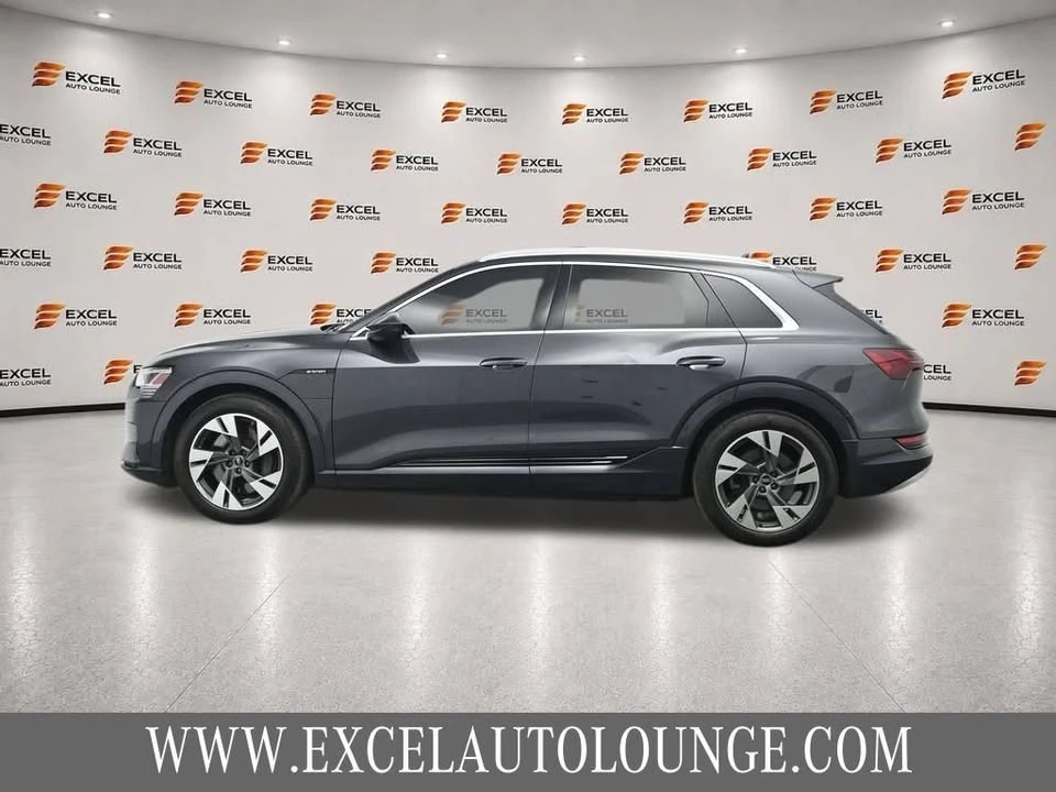 2022 Audi e-tron - Image 2 of 19