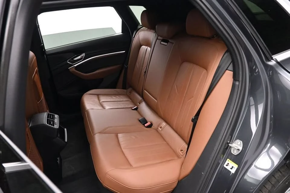 2022 Audi e-tron - Image 15 of 19