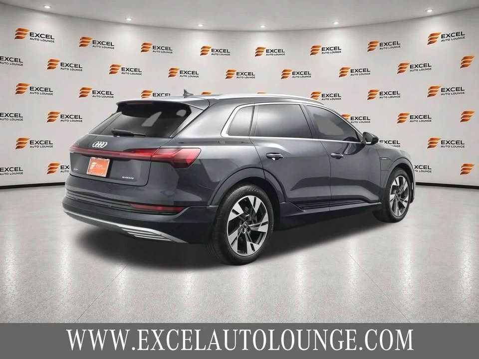 2022 Audi e-tron - Image 5 of 19