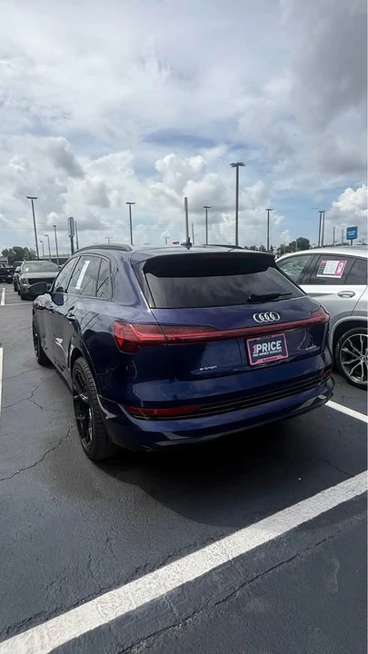 2022 Audi e-tron - Image 4 of 9