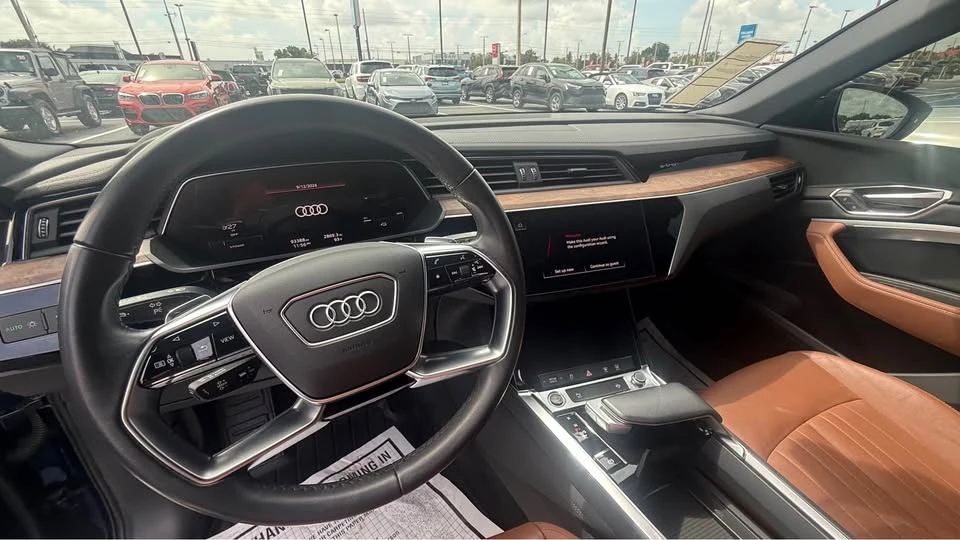 2022 Audi e-tron - Image 9 of 9