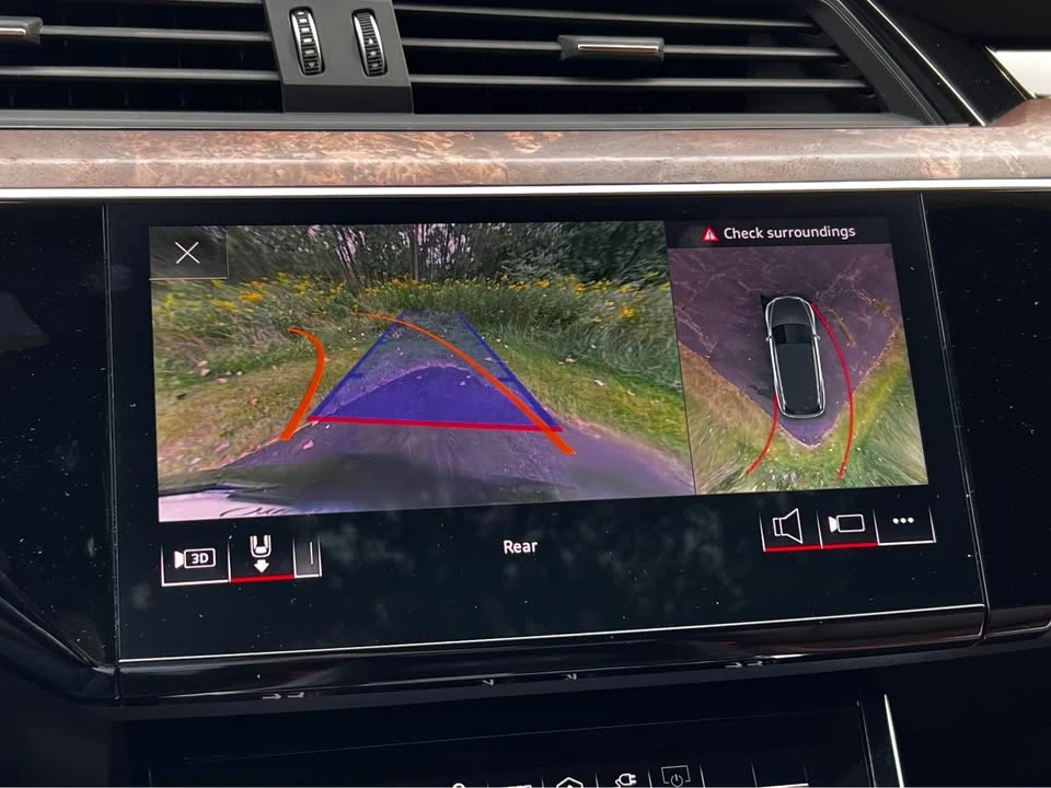 2022 Audi e-tron - Image 10 of 13
