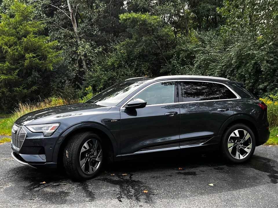2022 Audi e-tron - Image 4 of 13
