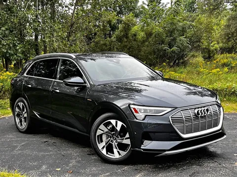 2022 Audi e-tron Premium Plus Sport Utility 4D