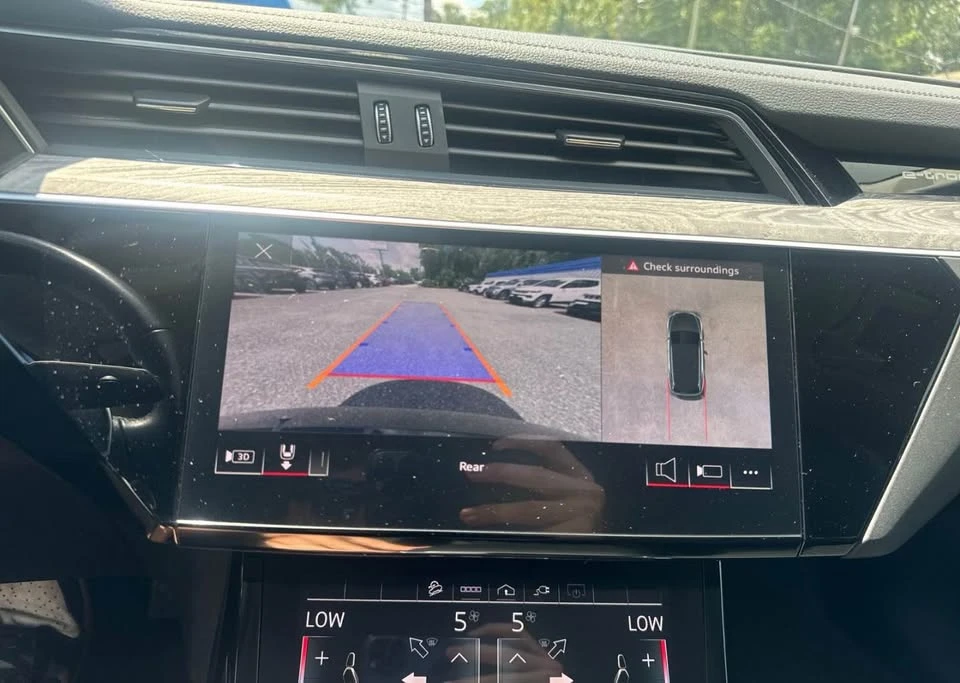 2022 Audi e-tron - Image 12 of 15