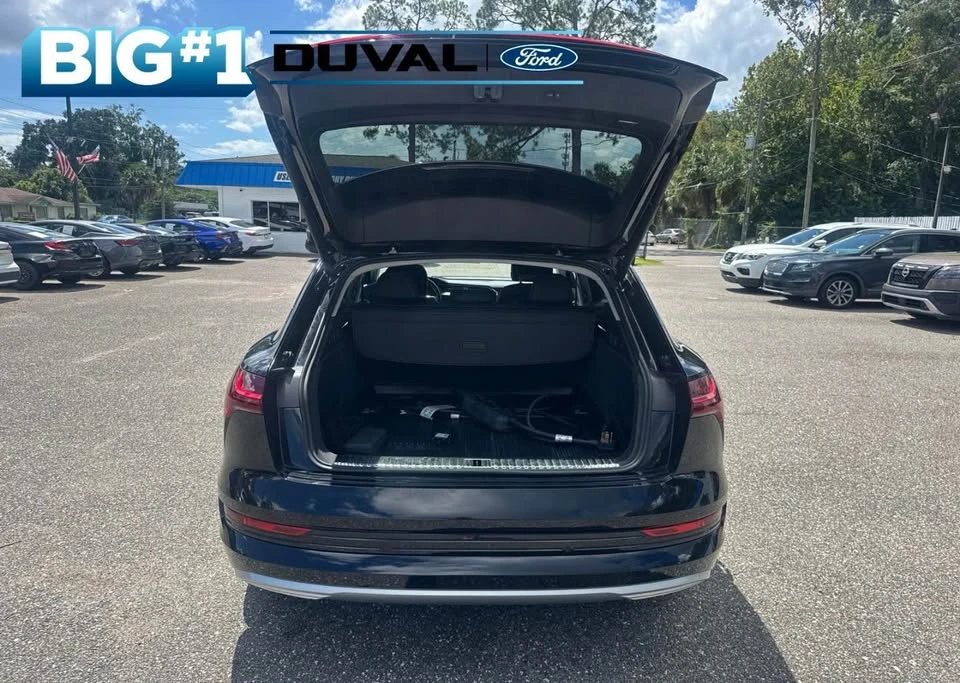 2022 Audi e-tron - Image 4 of 15