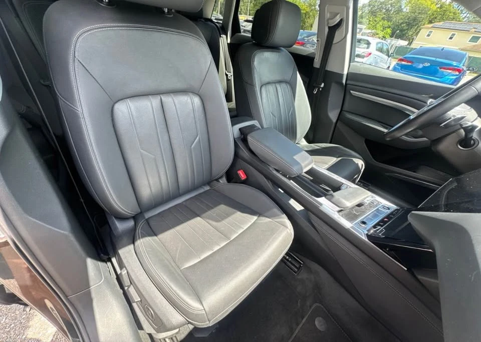 2022 Audi e-tron - Image 9 of 15
