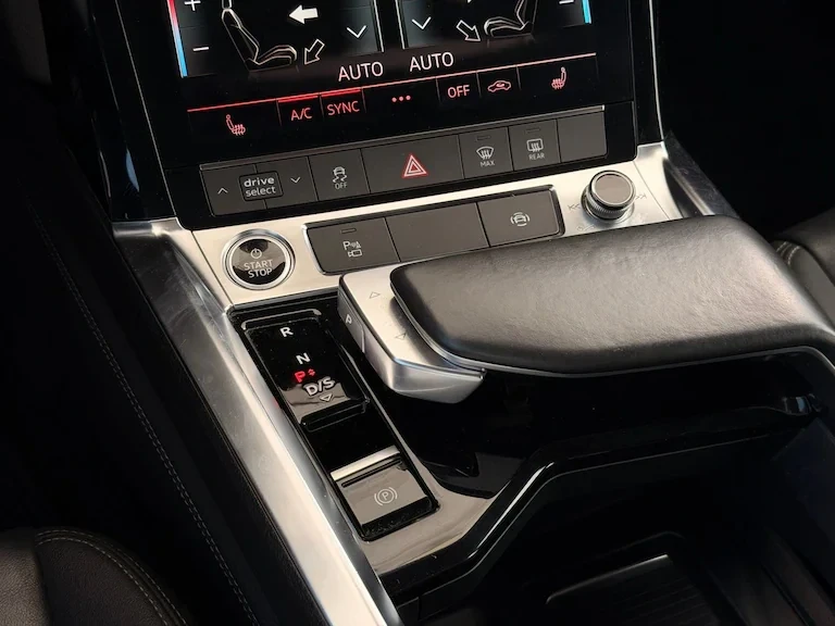 2022 Audi e-tron - Image 12 of 20