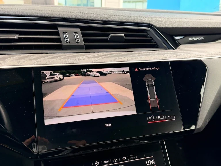 2022 Audi e-tron - Image 15 of 20