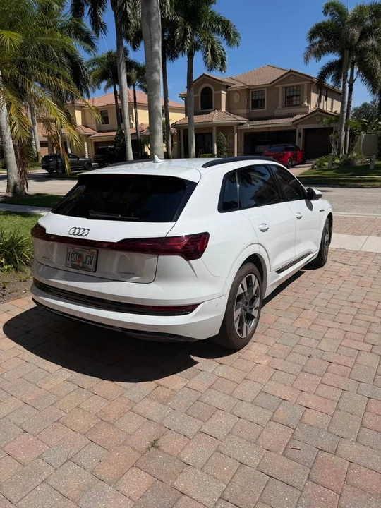 2022 Audi e-tron - Image 3 of 7
