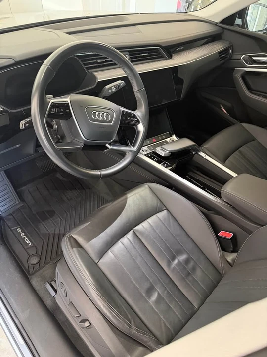 2022 Audi e-tron - Image 6 of 7