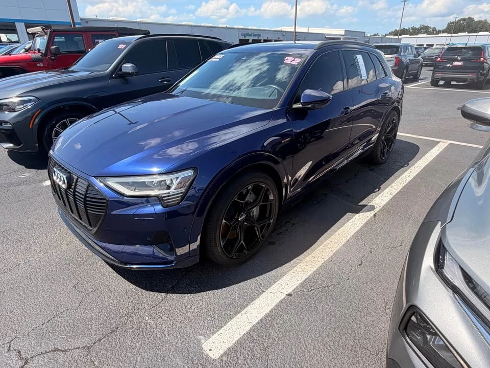 2022 Audi e-tron - Image 3 of 12