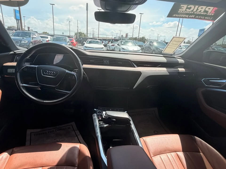 2022 Audi e-tron - Image 10 of 12