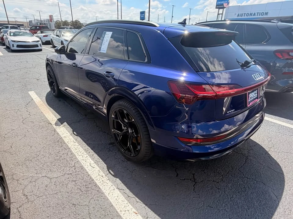 2022 Audi e-tron - Image 4 of 12