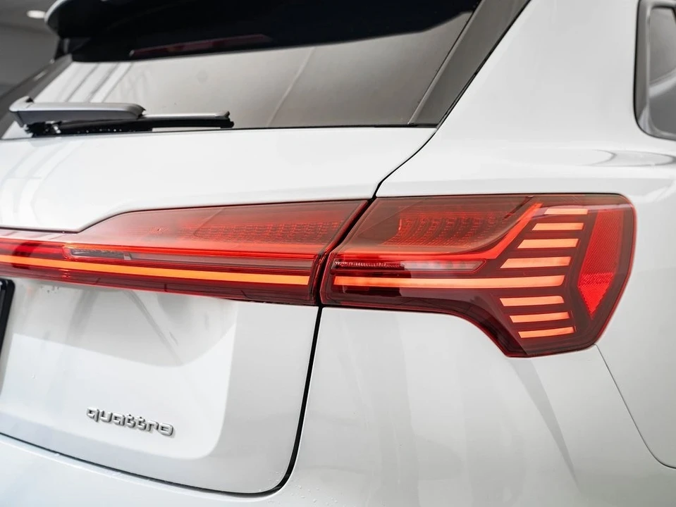 2022 Audi e-tron GT - Image 9 of 21