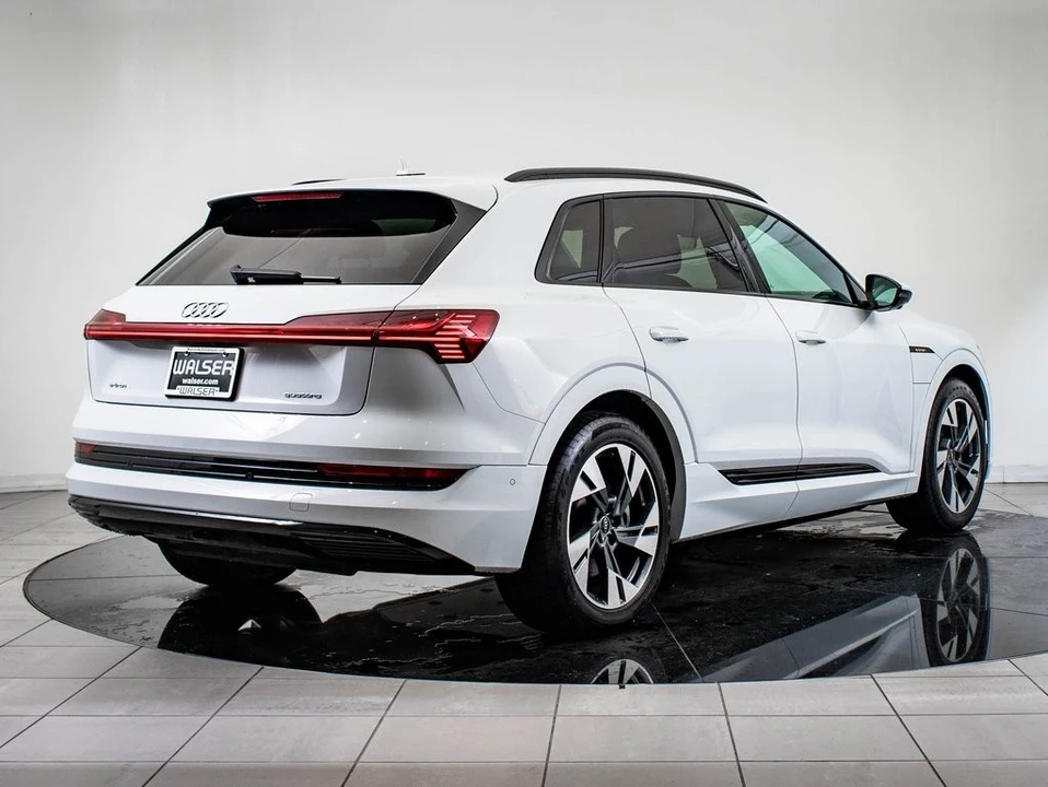 2022 Audi e-tron GT - Image 7 of 21