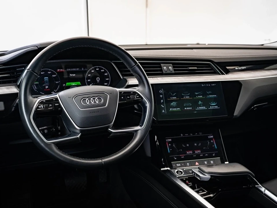 2022 Audi e-tron GT - Image 4 of 21