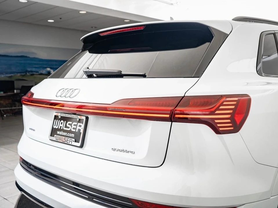 2022 Audi e-tron GT - Image 18 of 21