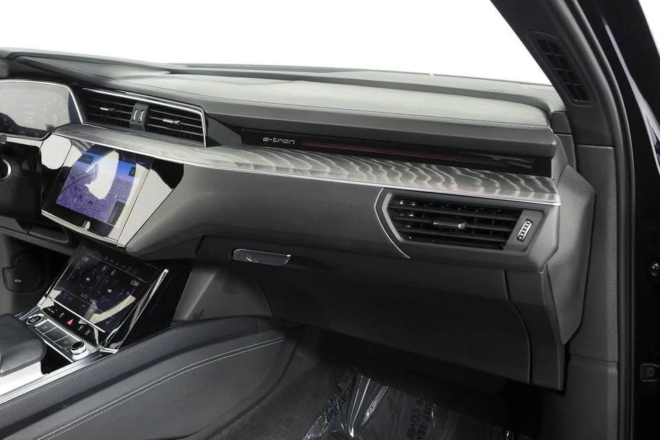 2022 Audi e-tron - Image 13 of 19
