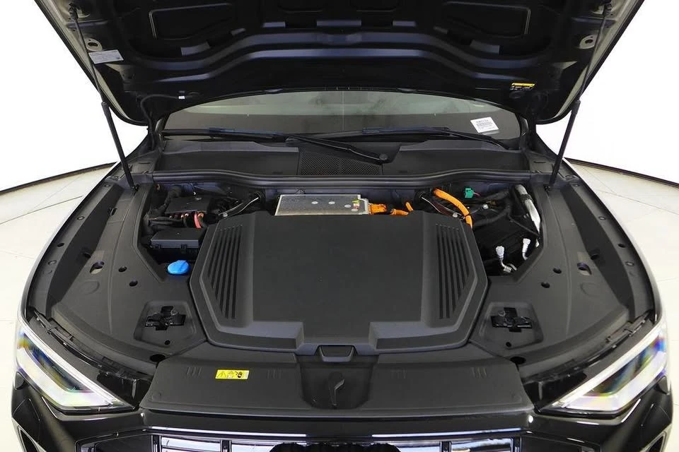 2022 Audi e-tron - Image 5 of 19