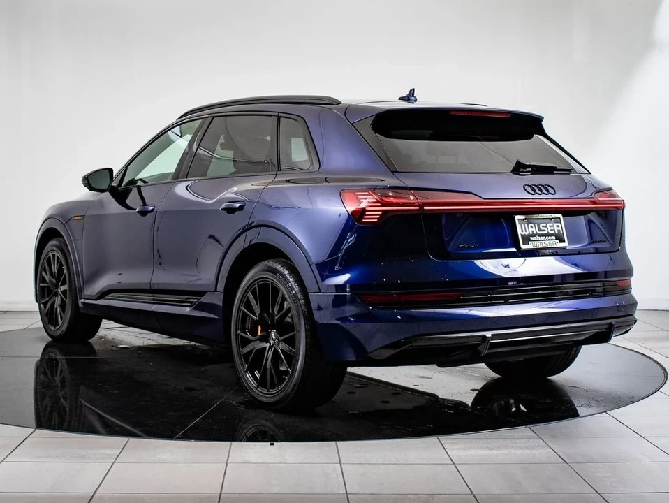 2022 Audi e-tron - Image 11 of 21