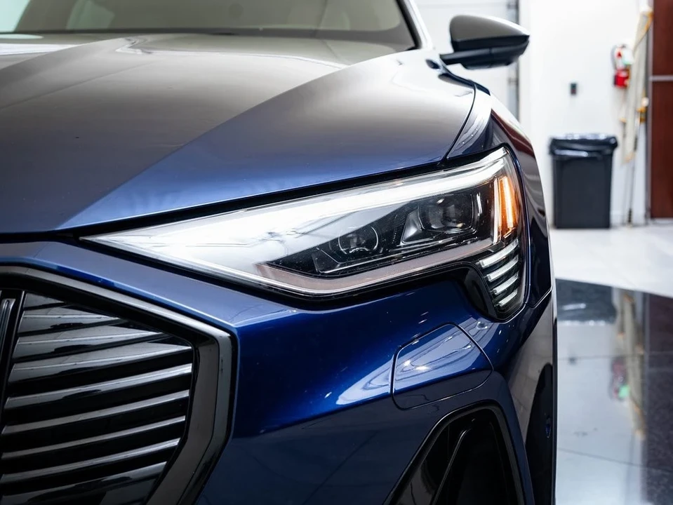 2022 Audi e-tron - Image 17 of 21
