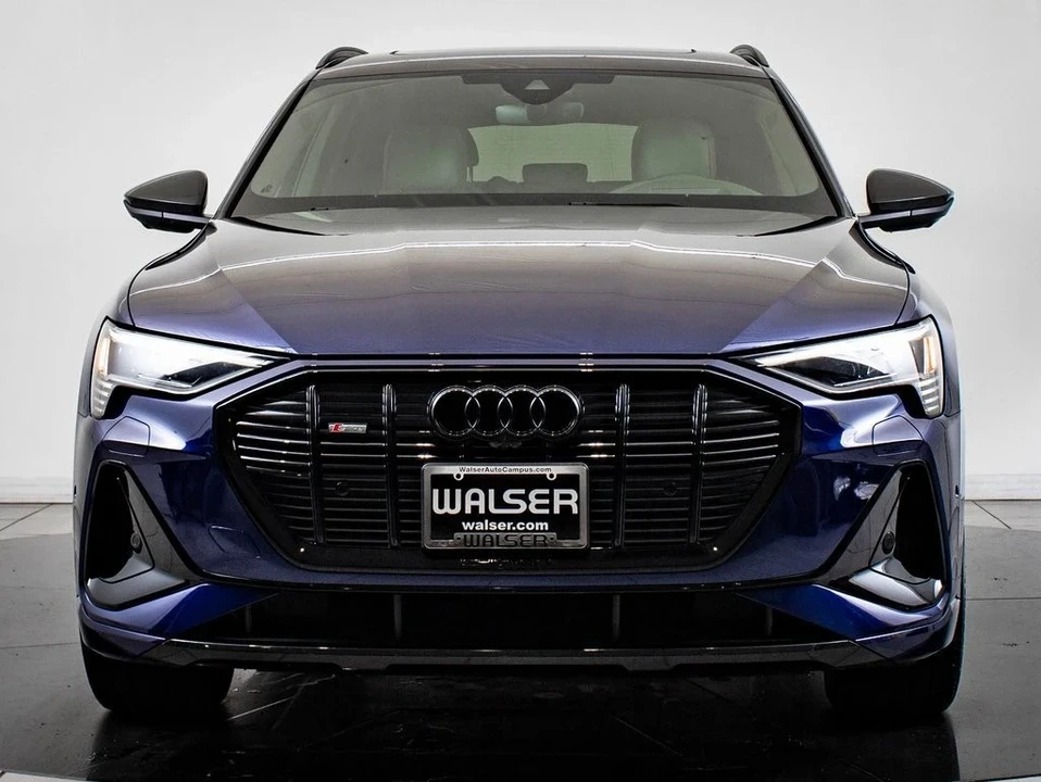 2022 Audi e-tron - Image 2 of 21