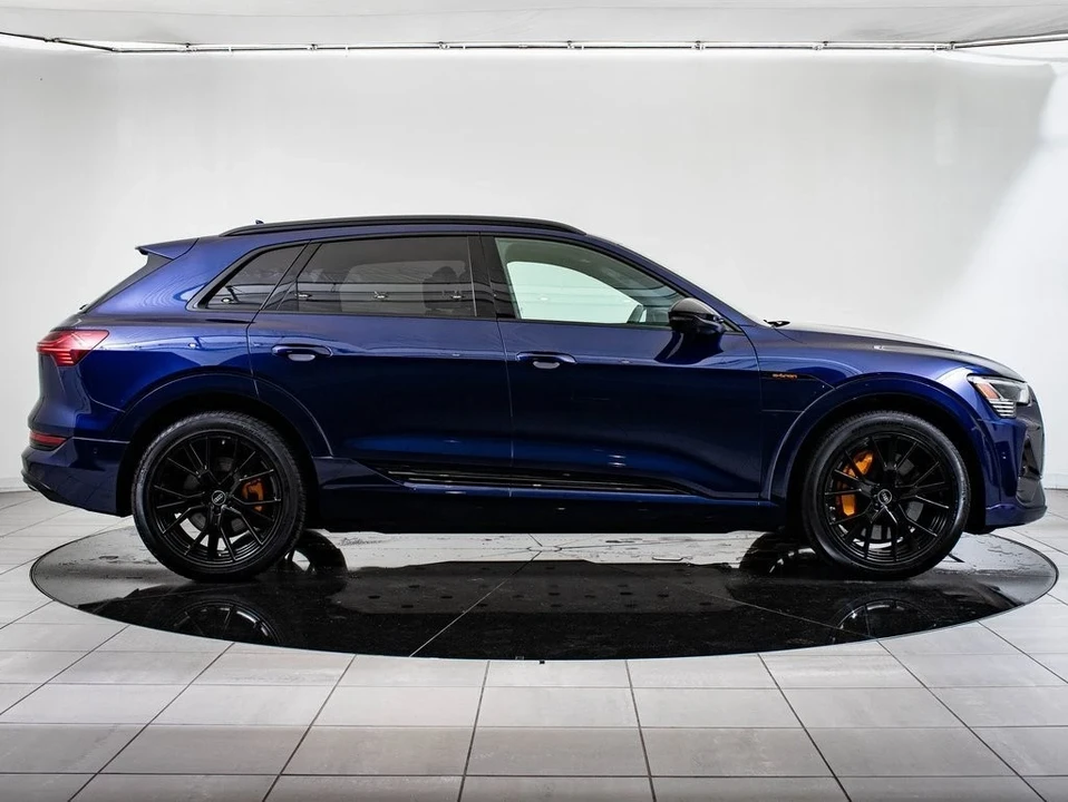 2022 Audi e-tron - Image 6 of 21