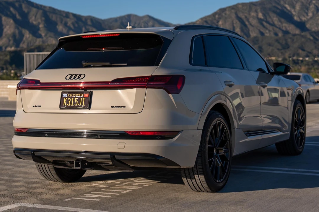 2022 Audi e-tron - Image 4 of 31