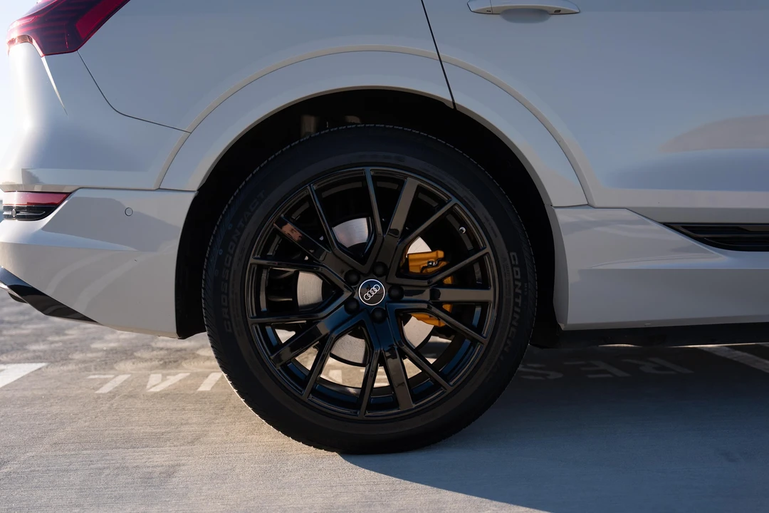 2022 Audi e-tron - Image 28 of 31