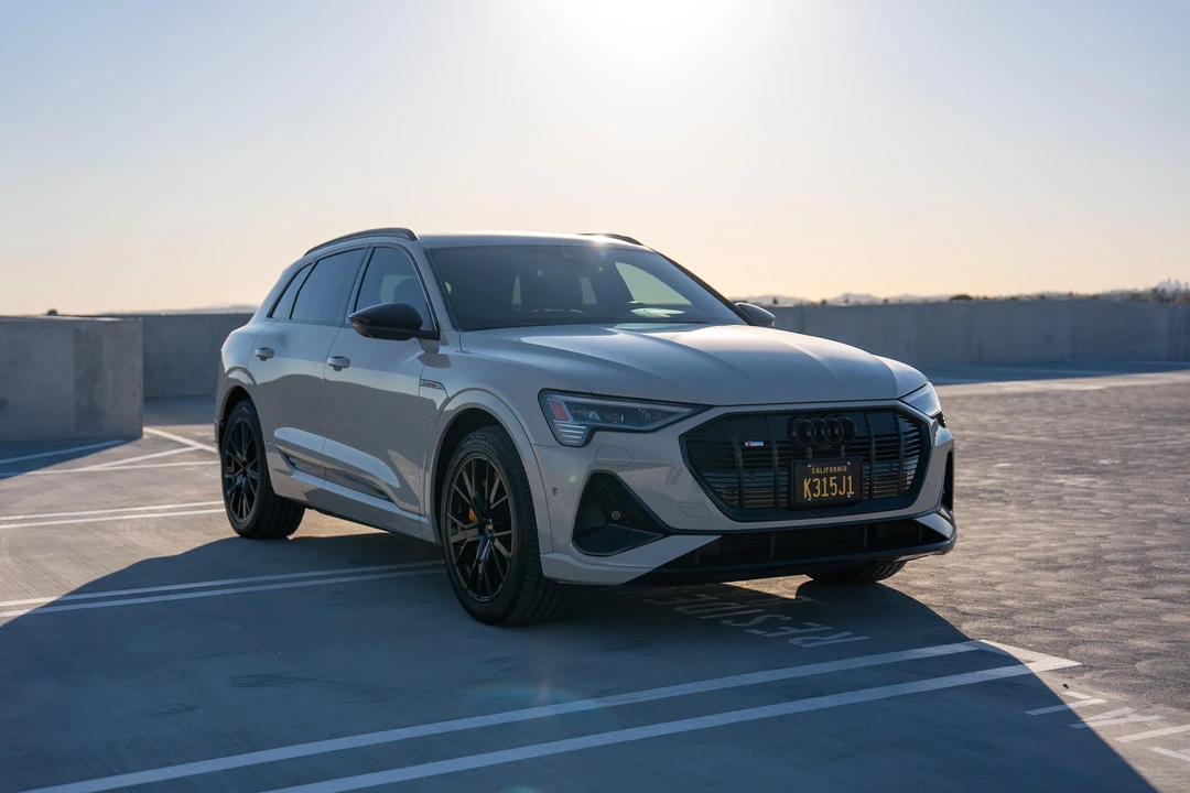 2022 Audi e-tron - Image 8 of 31