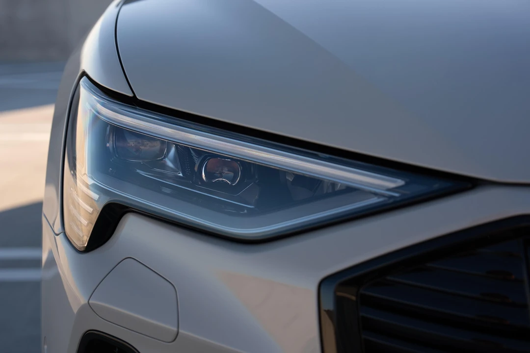 2022 Audi e-tron - Image 9 of 31