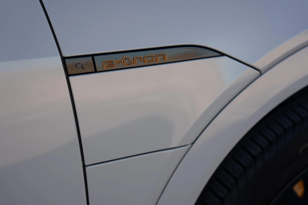2022 Audi e-tron - Image 23 of 31
