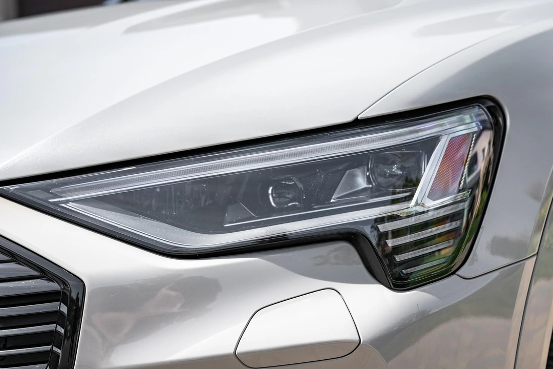 2022 Audi Q4 e-tron - Image 14 of 31