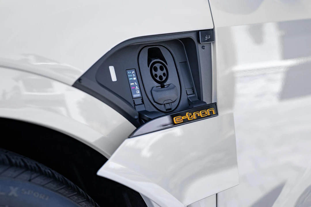 2022 Audi Q4 e-tron - Image 17 of 31