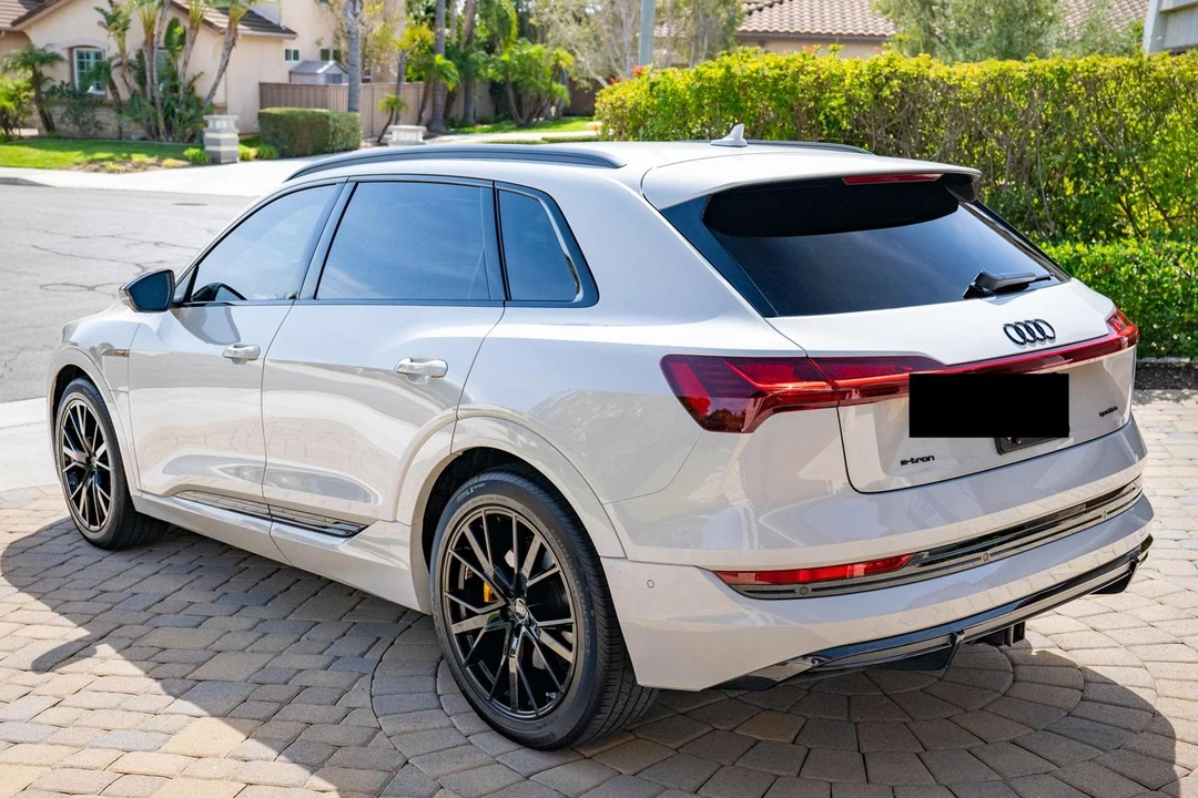 2022 Audi Q4 e-tron - Image 4 of 31