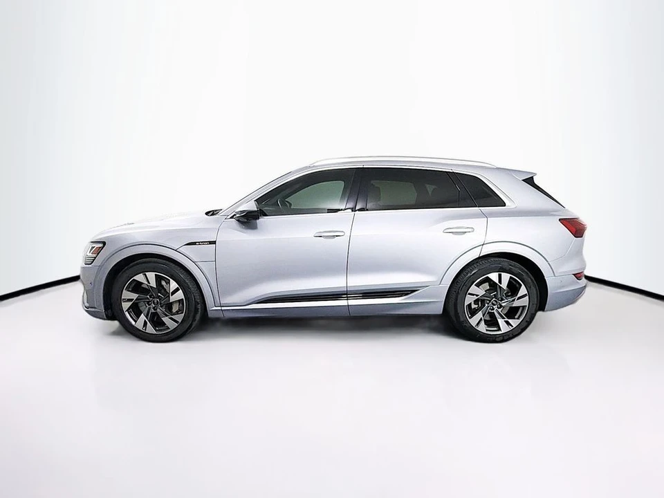 2022 Audi e-tron - Image 4 of 21