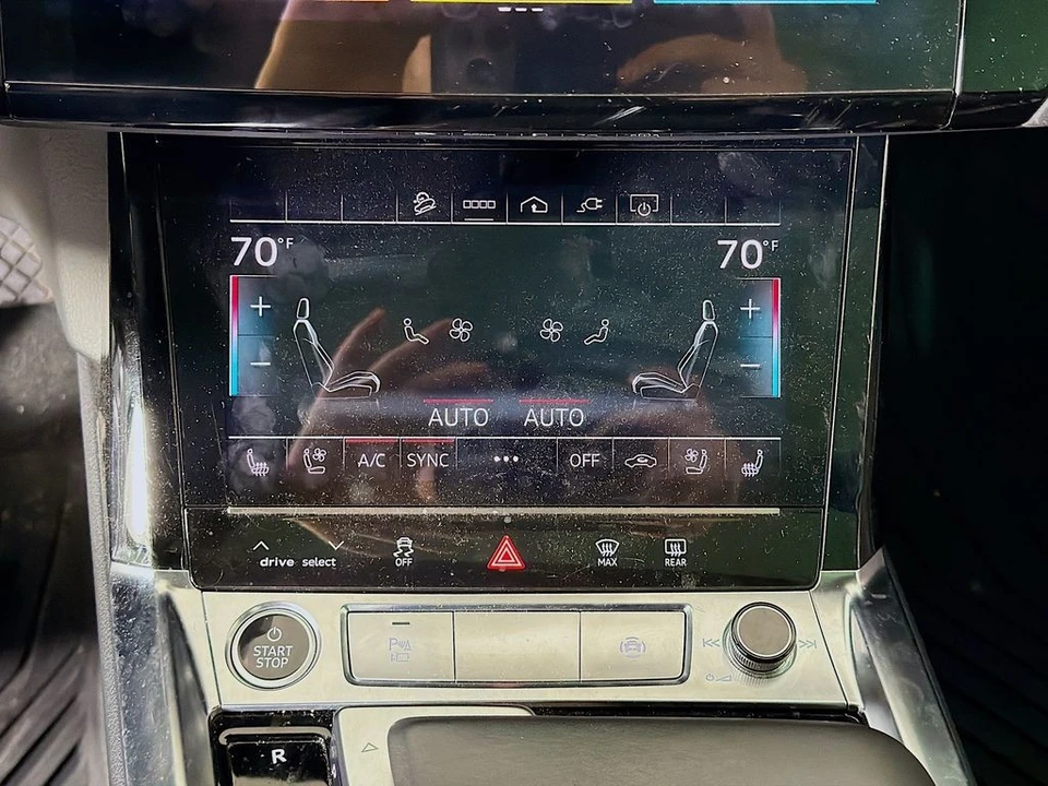 2022 Audi e-tron - Image 19 of 21