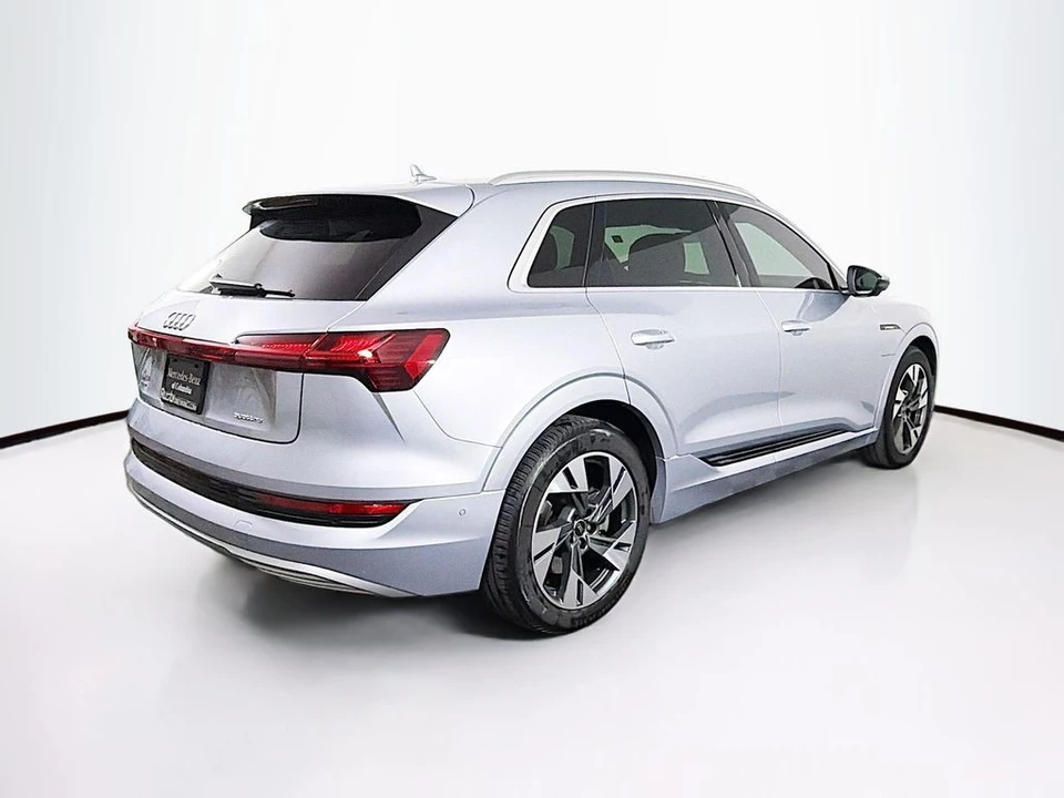 2022 Audi e-tron - Image 7 of 21