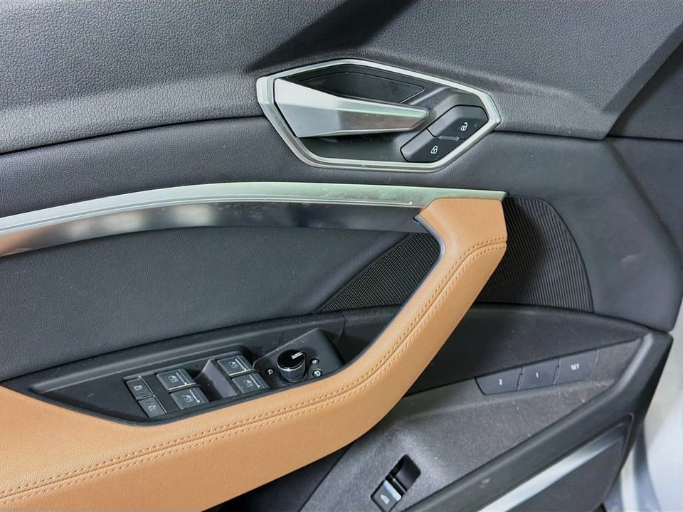 2022 Audi e-tron - Image 21 of 21