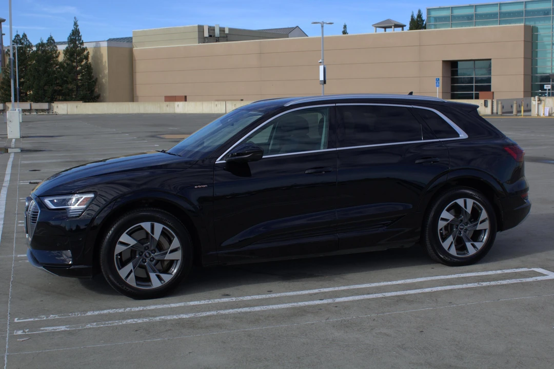 2022 Audi e-tron - Image 3 of 31
