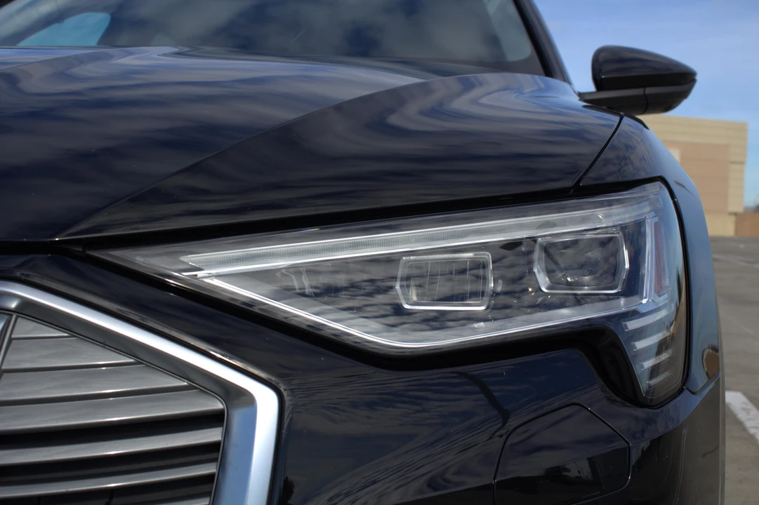 2022 Audi e-tron - Image 19 of 31