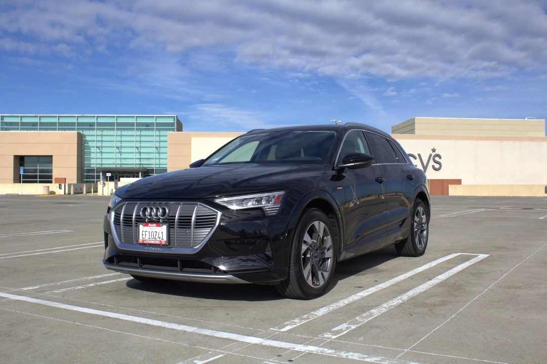 2022 Audi e-tron - Image 6 of 31