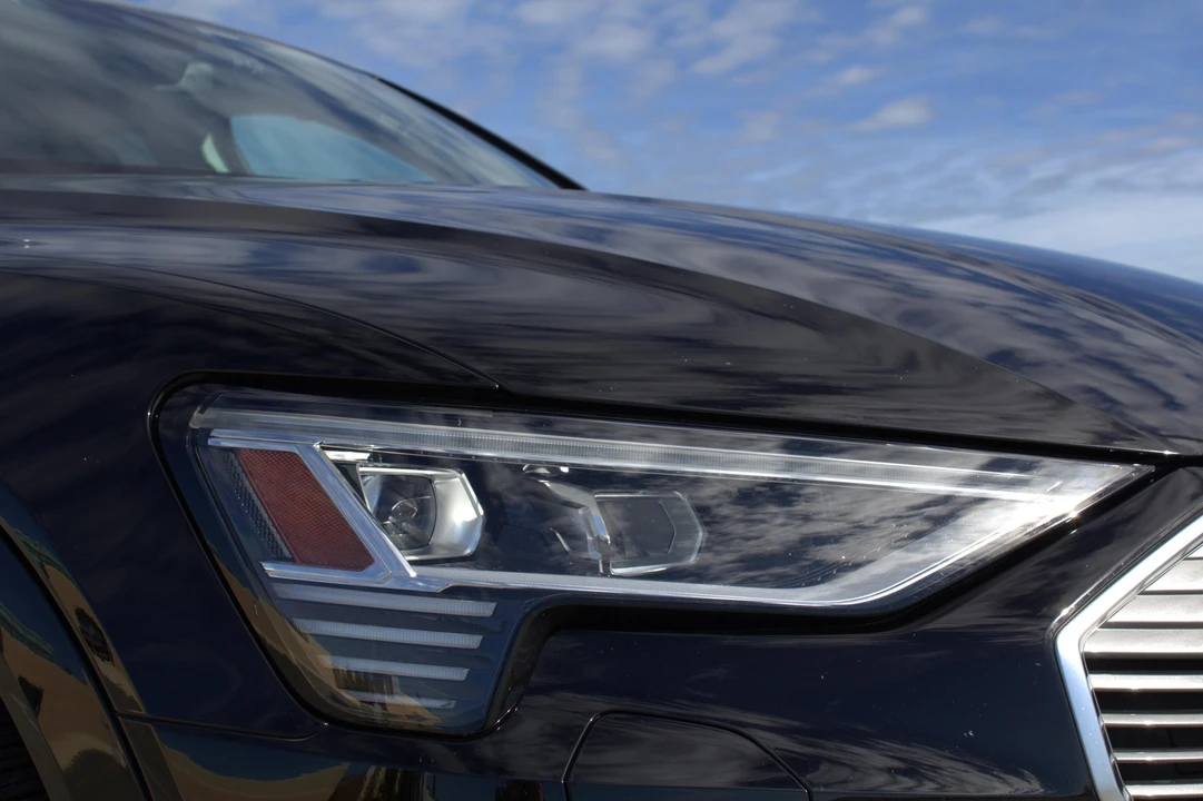 2022 Audi e-tron - Image 14 of 31