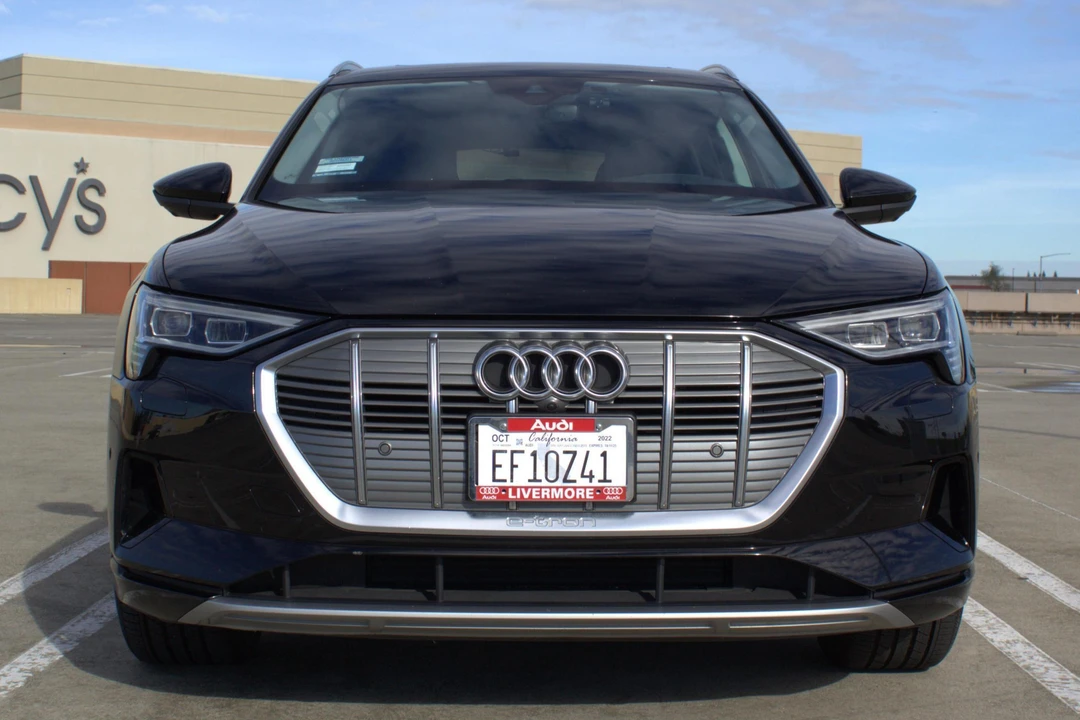 2022 Audi e-tron - Image 2 of 31