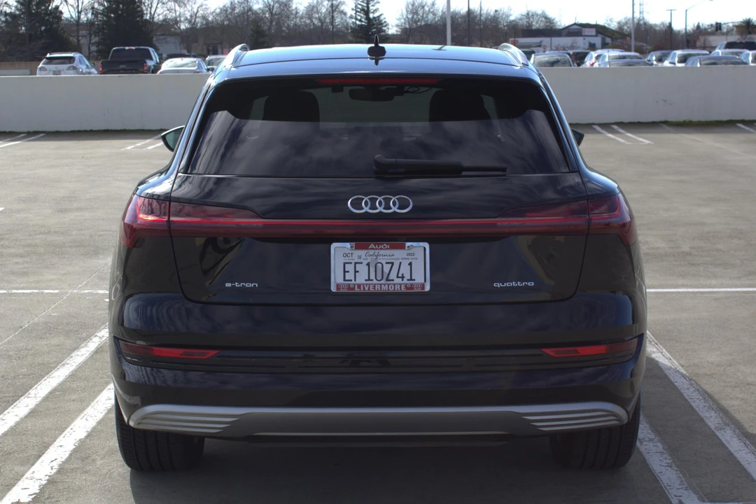 2022 Audi e-tron - Image 5 of 31