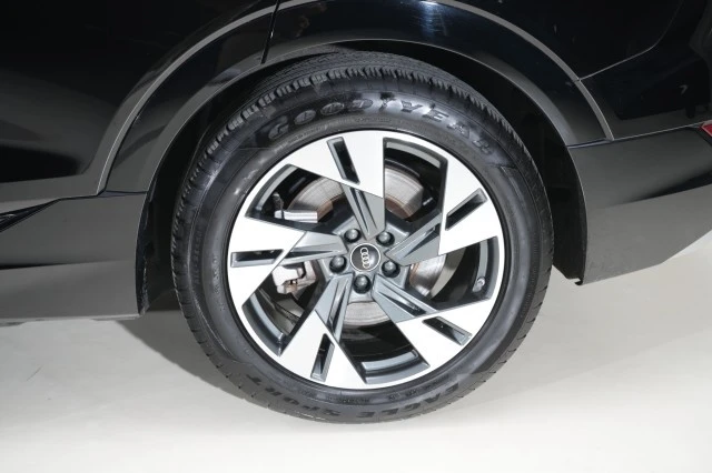 2022 Audi Q4 e-tron - Image 19 of 21