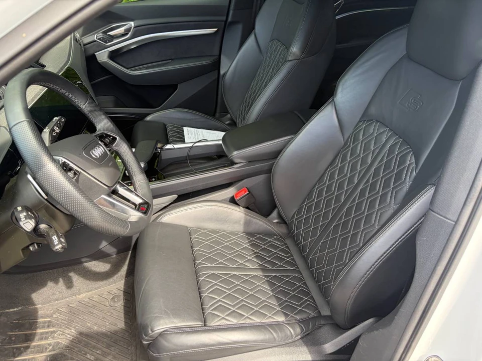 2022 Audi e-tron - Image 6 of 17