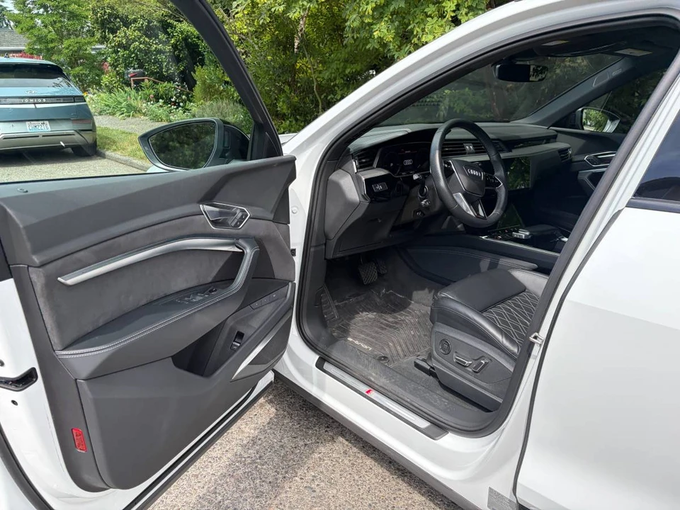 2022 Audi e-tron - Image 7 of 17